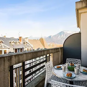 https://very-nice-flat-with-terrace-in-the-heart-of-annecy-old.hotels-rhonealpes.com