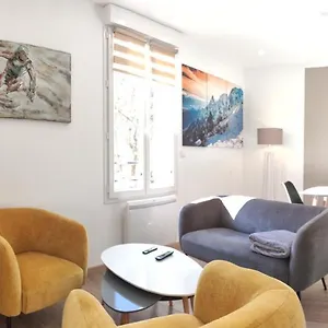 https://joli-appartement-renove-avec-terrasse.hotels-rhonealpes.com