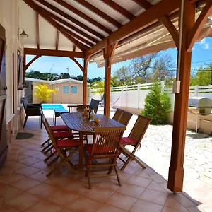 https://magnifique-villa-climatisee-piscine-et-jardin-a-5mm-de-la-plage.comcaribbean.com